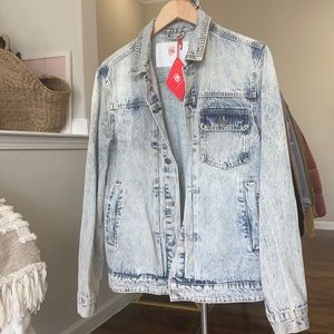 OVERSIZED DENIM JACKET